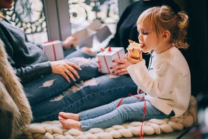 5 best ways to help your child stop throwing food, 5 Best Ways to Help your Child Stop Throwing Food
